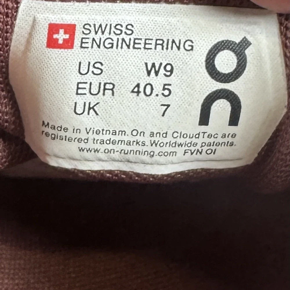 On Cloud 6 Womens 9 Mulberry Pebble Running Shoes Sneakers 3WF10060755